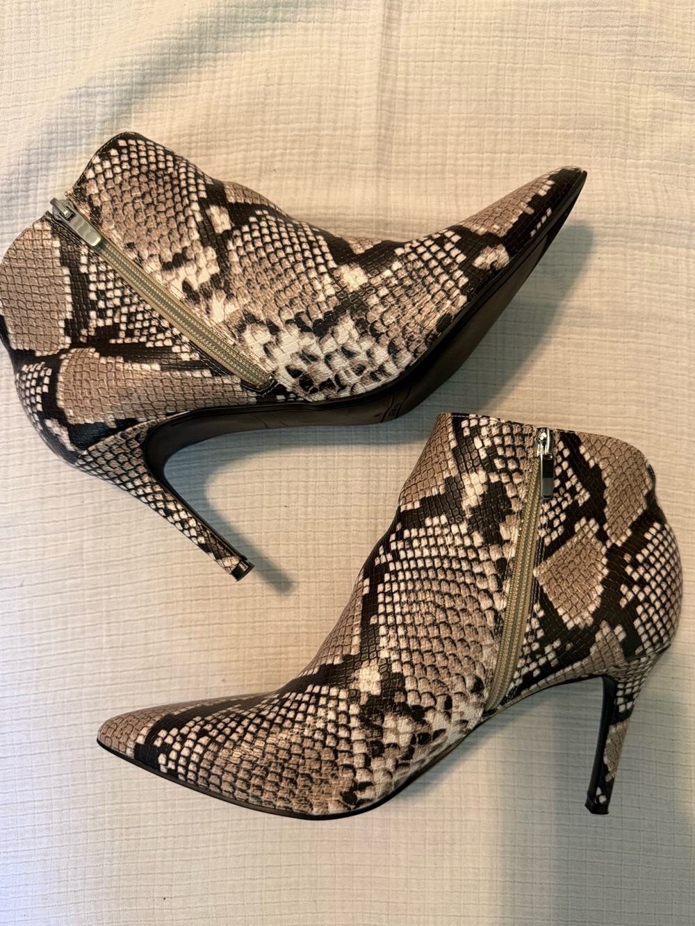 Nine West Snake Print Pointed Toe Stiletto Ankle Booties – Like New